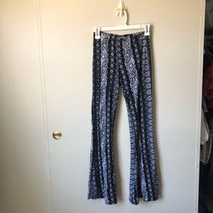 Printer flare pants